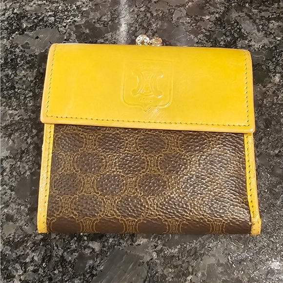 Celine Tri-fold Wallet M14 Vintage Macadam
Pattern Leather/PVC Brown Wom… - Picture 5 of 16